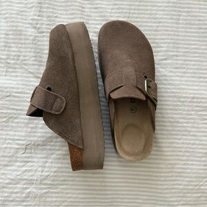 Platform Boston Clogs